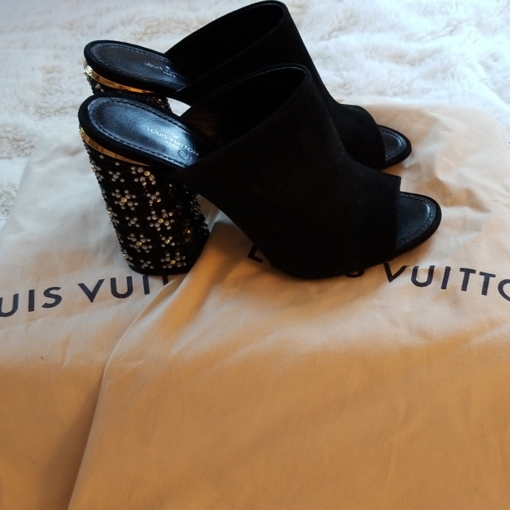 Louis Vuitton shoes ****FIRM. Sale price over